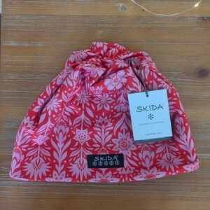 Skida ( Linnea ) Red Floral Beanie